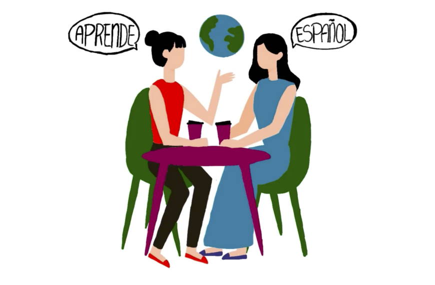 Imagen de dos mujeres hablando con palabras aprende español sobre sus cabezas